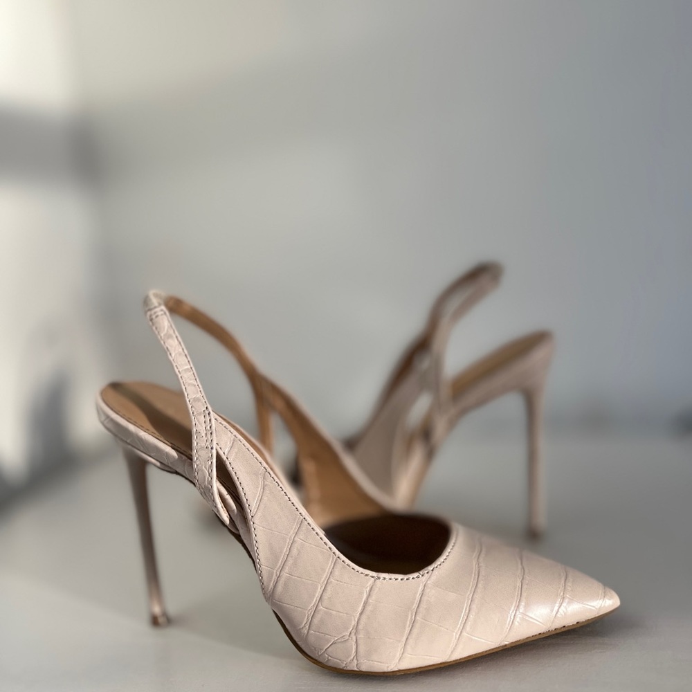 Nude Express Shows - Size 7
